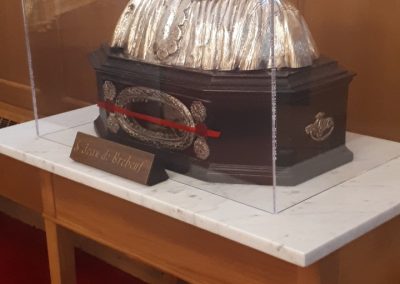 Moitié du crâne de Saint Jean de Brébeuf à l'Hôtel-Dieu de Québec