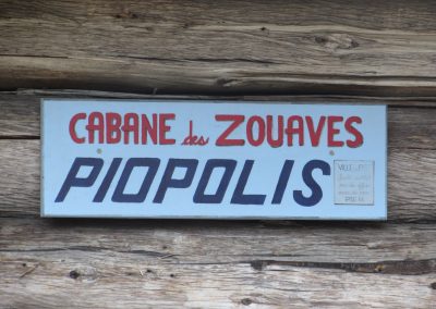 Plaque on the Log cabin, Piopolis